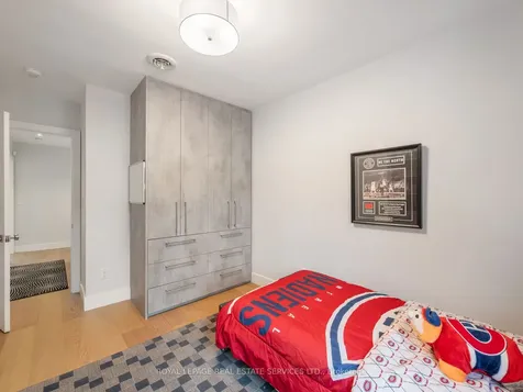 185 Glen Cedar Road Toronto ON M6C 3G9