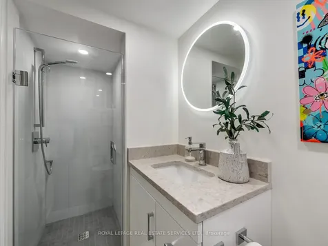 185 Glen Cedar Road Toronto ON M6C 3G9