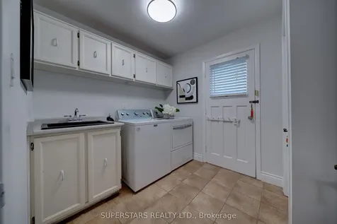 76 Hobart Drive Toronto ON M2J 3J7