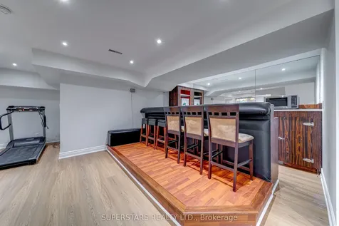 76 Hobart Drive Toronto ON M2J 3J7