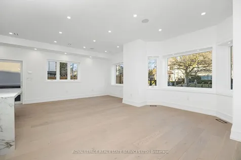 1352 Mount Pleasant Road Toronto ON M4N 2T5