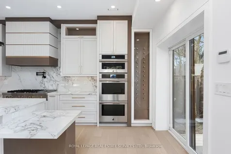 1352 Mount Pleasant Road Toronto ON M4N 2T5