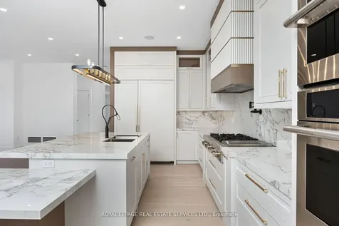 1352 Mount Pleasant Road Toronto ON M4N 2T5