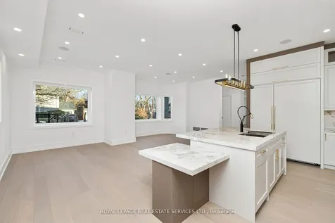 1352 Mount Pleasant Road Toronto ON M4N 2T5