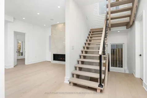 1352 Mount Pleasant Road Toronto ON M4N 2T5