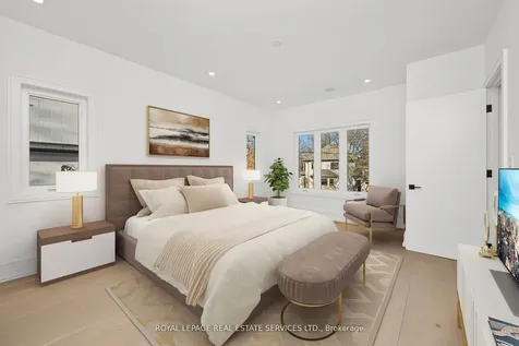 1352 Mount Pleasant Road Toronto ON M4N 2T5