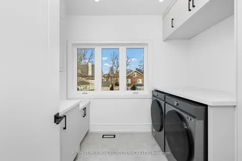1352 Mount Pleasant Road Toronto ON M4N 2T5