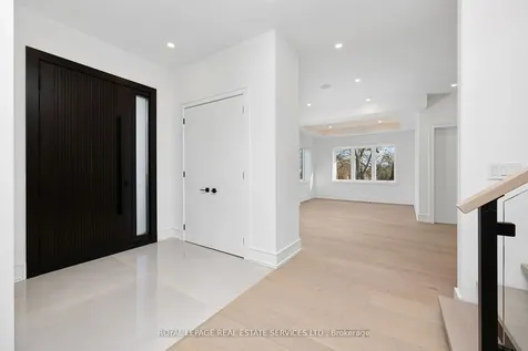 1352 Mount Pleasant Road Toronto ON M4N 2T5