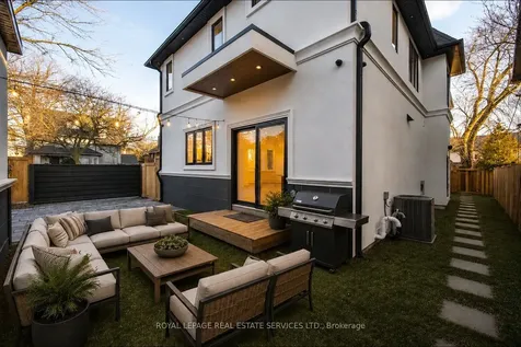 1352 Mount Pleasant Road Toronto ON M4N 2T5