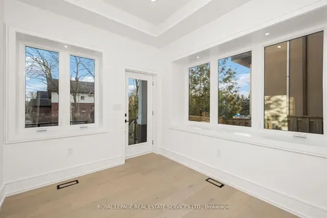 1352 Mount Pleasant Road Toronto ON M4N 2T5