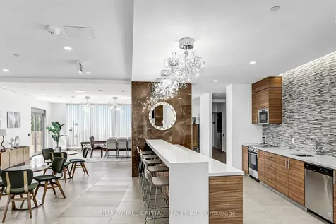 56 Forest Manor Road Toronto ON M2J 0E5
