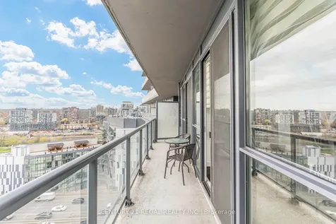 20 Bruyeres Mews Toronto ON M5V 0G8