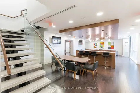 20 Bruyeres Mews Toronto ON M5V 0G8