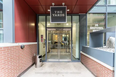 20 Bruyeres Mews Toronto ON M5V 0G8