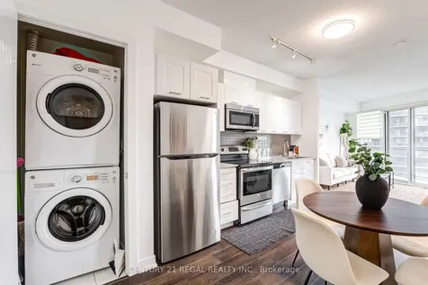 20 Bruyeres Mews Toronto ON M5V 0G8