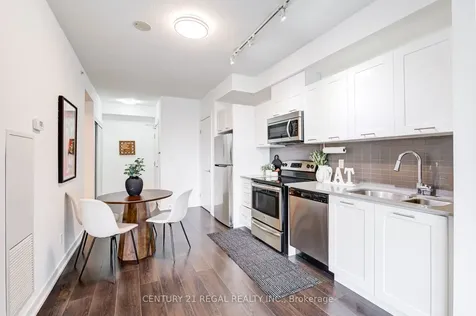 20 Bruyeres Mews Toronto ON M5V 0G8