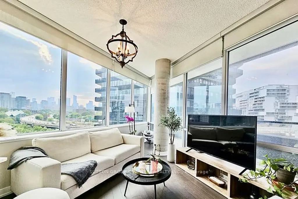 120 Bayview Avenue Toronto ON M5A 0G4