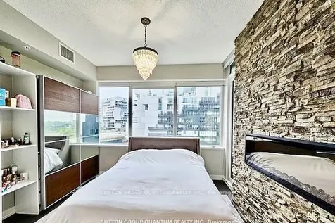 120 Bayview Avenue Toronto ON M5A 0G4