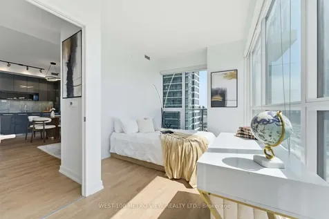 115 Mcmahon Drive Toronto ON M2K 0E3