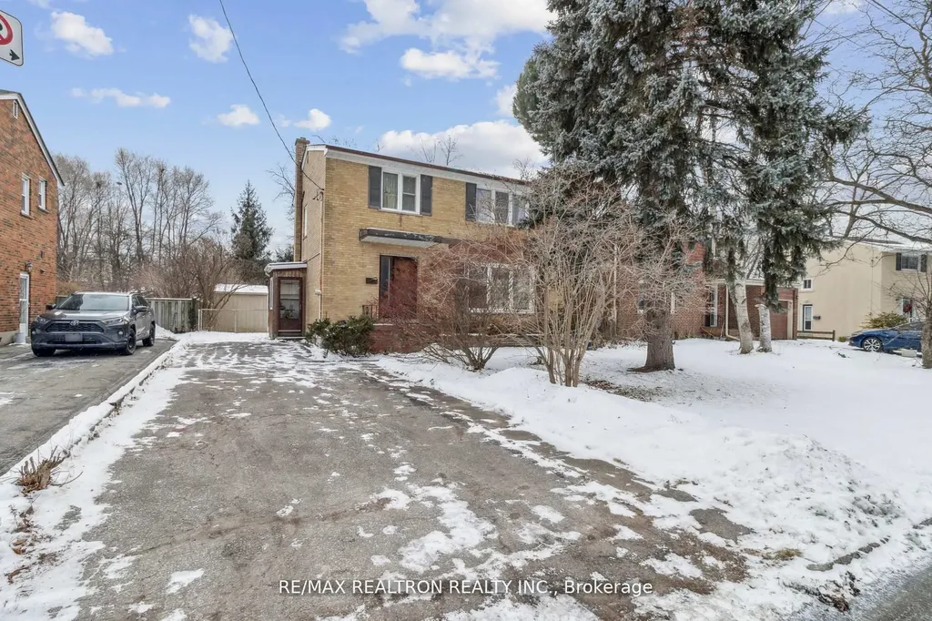 139 Yorkview Drive Toronto ON M2R 1K2