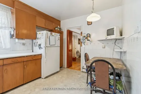 139 Yorkview Drive Toronto ON M2R 1K2