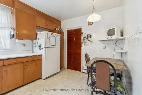 139 Yorkview Drive Toronto ON M2R 1K2