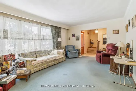 139 Yorkview Drive Toronto ON M2R 1K2