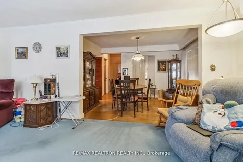 139 Yorkview Drive Toronto ON M2R 1K2