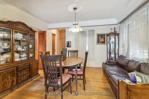 139 Yorkview Drive Toronto ON M2R 1K2