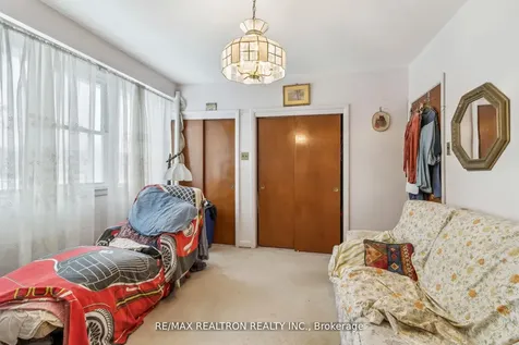 139 Yorkview Drive Toronto ON M2R 1K2