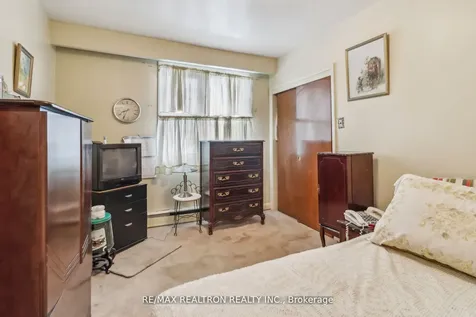 139 Yorkview Drive Toronto ON M2R 1K2