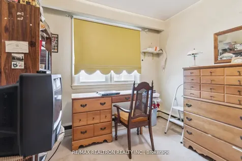 139 Yorkview Drive Toronto ON M2R 1K2
