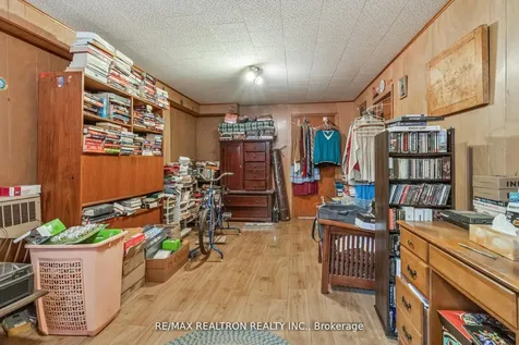 139 Yorkview Drive Toronto ON M2R 1K2