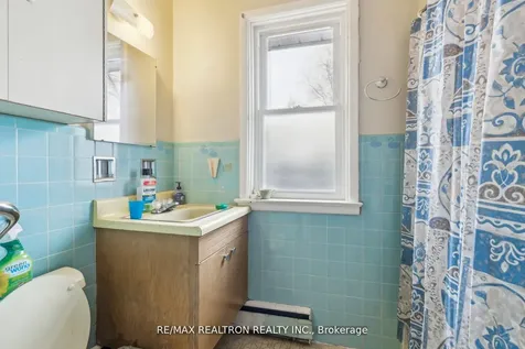 139 Yorkview Drive Toronto ON M2R 1K2