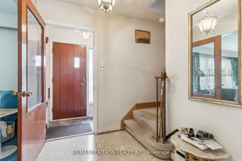 139 Yorkview Drive Toronto ON M2R 1K2