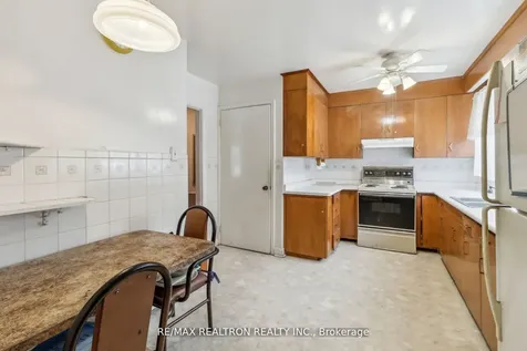 139 Yorkview Drive Toronto ON M2R 1K2