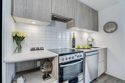 395 Bloor Street E Toronto ON M4W 0B4