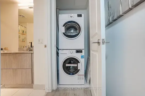 395 Bloor Street E Toronto ON M4W 0B4