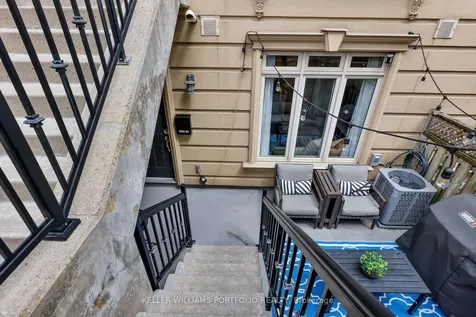 60 Carr Street Toronto ON M5T 1B7
