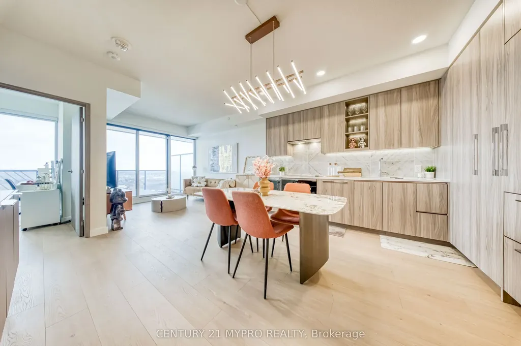95 Mcmahon Drive Toronto ON M2K 0H1