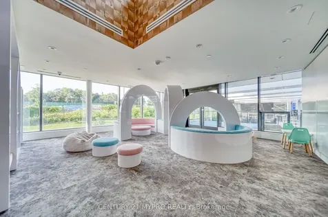 95 Mcmahon Drive Toronto ON M2K 0H1