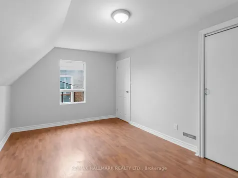 276 Grace Street Toronto ON M6G 3A6