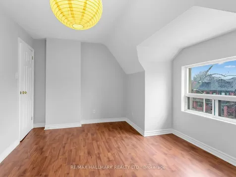 276 Grace Street Toronto ON M6G 3A6