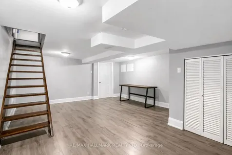 276 Grace Street Toronto ON M6G 3A6