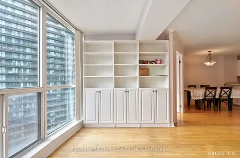 24 Wellesley Street W Toronto ON M4Y 2X6
