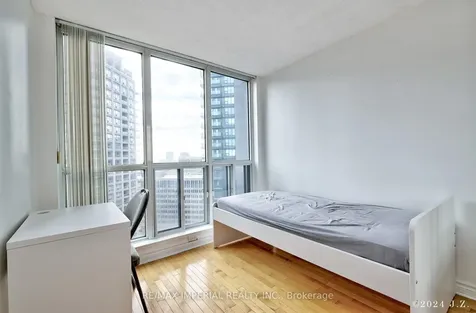 24 Wellesley Street W Toronto ON M4Y 2X6