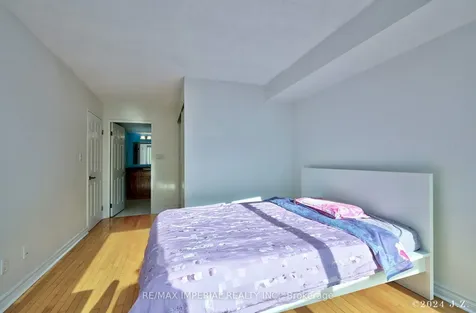 24 Wellesley Street W Toronto ON M4Y 2X6