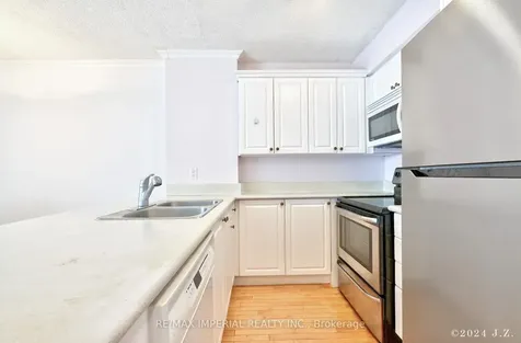 24 Wellesley Street W Toronto ON M4Y 2X6