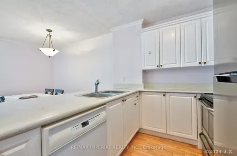 24 Wellesley Street W Toronto ON M4Y 2X6