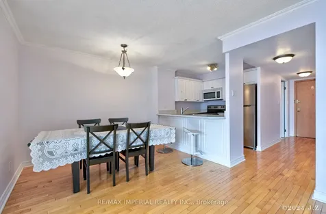 24 Wellesley Street W Toronto ON M4Y 2X6